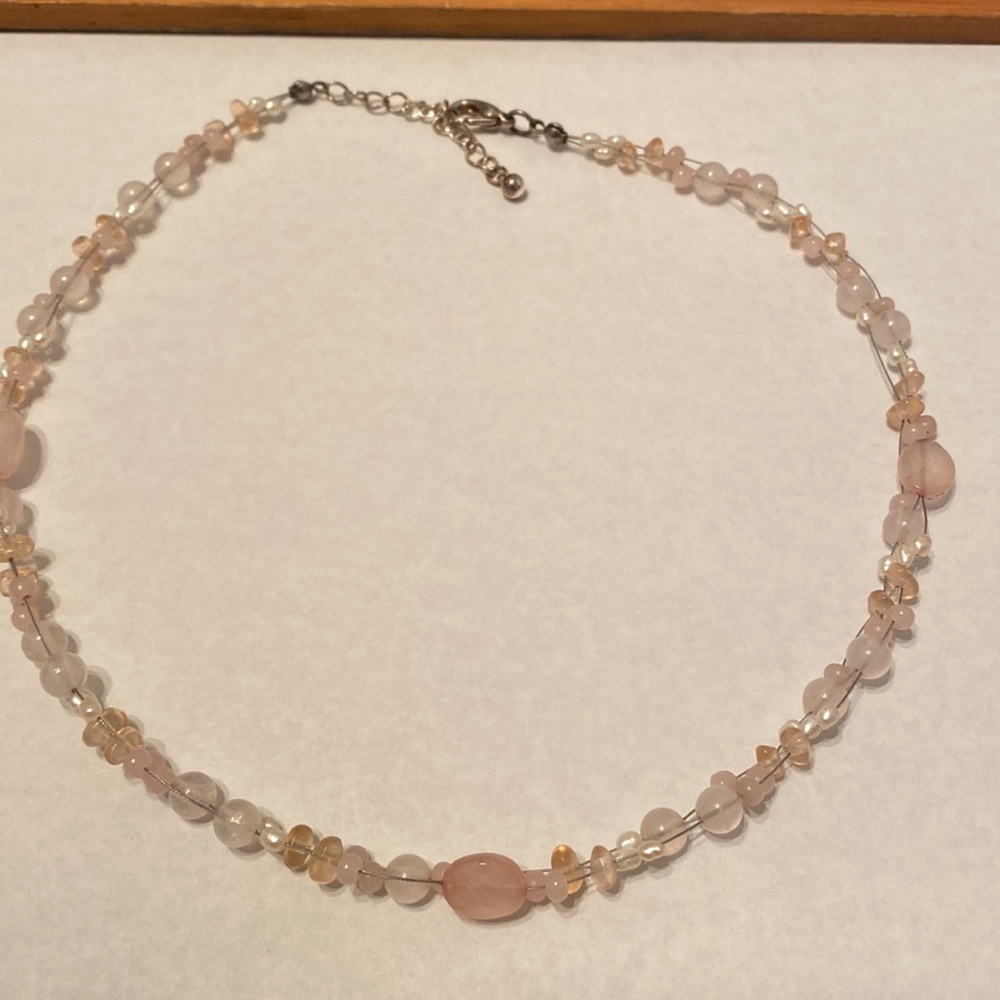 18” adjustable misty pink and white beaded wire necklace